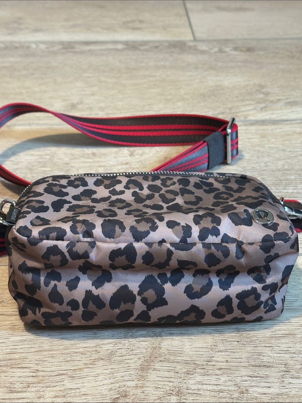 Lululemon Everywhere Crossbody Bag 2L - Picture 7 of 7